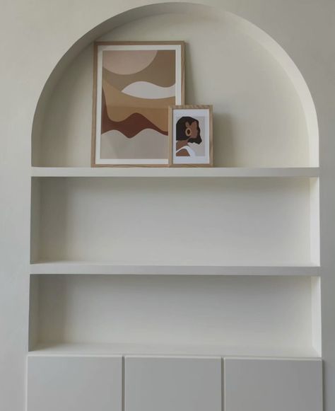 Recessed Display Shelves, Gypsum Bookshelves, Curved Shelf Wall, Curved Shelves Wall, Recessed Arch Shelves, Arched Recessed Wall Ideas, Curved Alcove Ideas Living Room, Arched Recessed Shelves, Arc Walls Interior Design