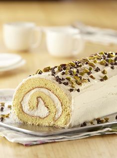 Desert Rolls Recipe, Ricotta Frosting, Rolled Cakes, Roulade Cake, Cake Spring, Cannoli Cake, Cannoli Recipe, Swiss Rolls, Cannoli Cream