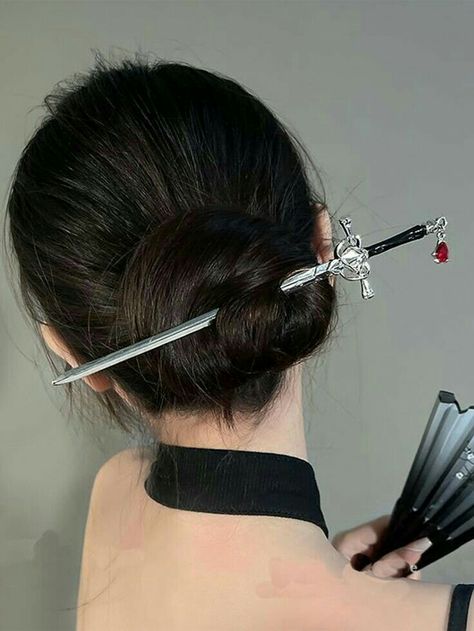 Gothic Hairstyles, Pretty Knives, Rhinestone Decor, Hair Reference, Fantasy Jewelry, Hair Sticks, Hair Pin, Character Outfits, Pretty Jewellery