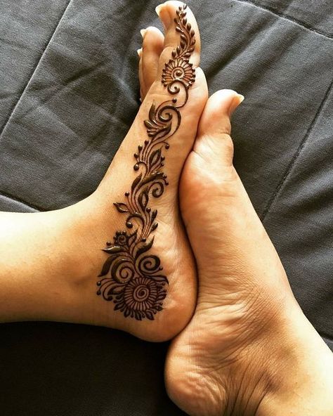 50+ Latest Simple and Easy Mehndi Designs 2018 & 2019 Match Nails, Henne Tattoo, Henna Inspiration, Leg Henna, Tattoos Infinity, Foot Henna, Leg Mehndi, Tato Henna, Mehndi Designs 2018