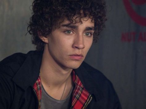 Nathan Misfits, Rob Sheehan, Misfits Nathan, Klaus Hargreeves, Jason Todd Batman, Greg Capullo, Justice League Wonder Woman, Robert Sheehan, Tim Drake