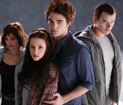 The Cast Of The Twilight Saga New Moon Images, Cullen Family, Elizabeth Reaser, Jackson Rathbone, Twilight 2008, Gambar One Direction, Twilight Cast, Twilight Photos, The Cullen