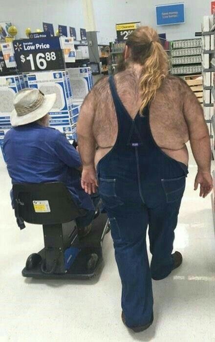 Walmart Lustig, Meanwhile In Walmart, Funny Walmart Pictures, Walmart Pictures, Scary Place, Weird People, Walmart Funny, Walmart Fashion, Funny Fashion