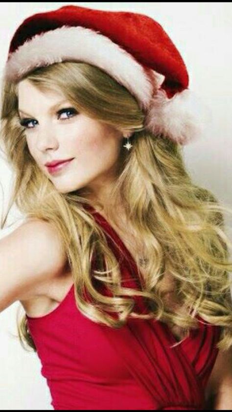 Taylor Swift Christmas poster Taylor Swift Christmas, Christmas Wallpapers, Estilo Taylor Swift, All About Taylor Swift, Celebrity Look Alike, Celebrity Style Red Carpet, Body Picture, Taylor Swift Wallpaper, Long Live Taylor Swift