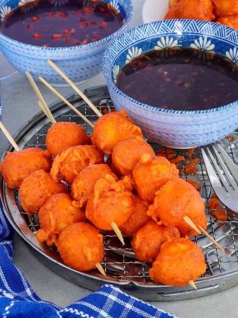 Spicy Vinegar, Kwek Kwek, Kawaling Pinoy, Eggs Fried, Filipino Street Food, Filipino Food Dessert, Philippines Food, Sweet And Spicy Sauce, Filipino Culture