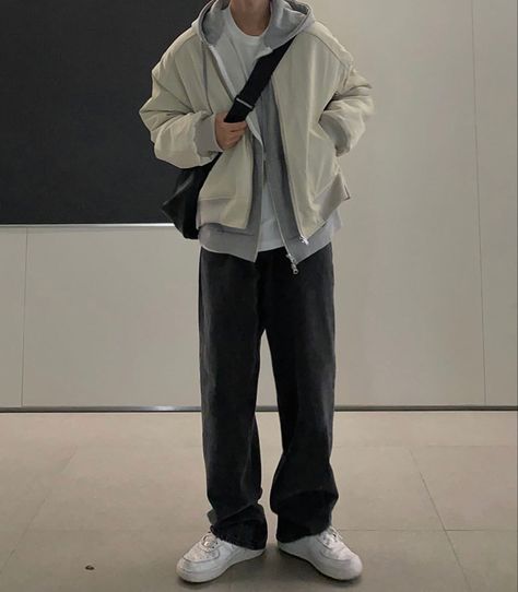 Asian College Outfits Men, Outfit Ideas Korean Men Winter, Male Korean Street Fashion, Good Male Outfits, Male Layering Outfit, Hoodie Male Outfit, Streetwear City Aesthetic, Korean Comfy Outfits Men, Korean Male Casual Outfit