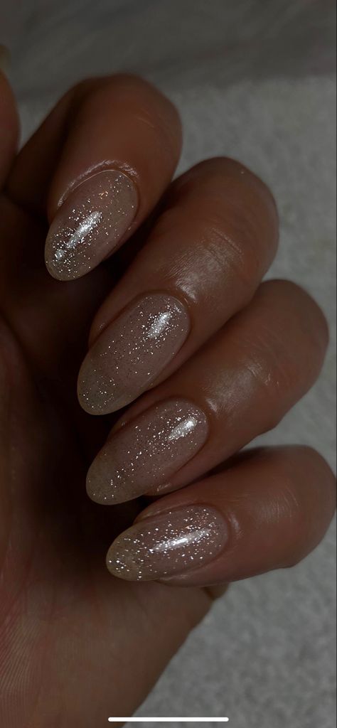 Sparkly Almond Nails, Nude Sparkly Nails, Gold Glittery Nails, Gold Sparkle Nails, Nude Nails With Glitter, Clear Glitter Nails, Champagne Nails, Tan Nails, Bridesmaids Nails