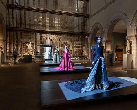 Bodies Exhibit, Heavenly Bodies, Museum Fashion, Architecture Awards, Retail Design Blog, Costume Institute, Design Museum, Retail Design, Metropolitan Museum Of Art