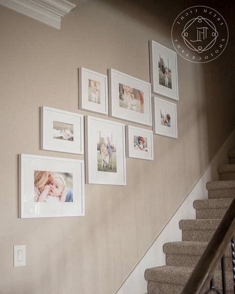 Stairway Pictures, Foto Scale, Stairway Gallery, Stairway Gallery Wall, Staircase Decoration, Gallery Wall Staircase, Staircase Wall Decor, Happy Ideas, Stairway Decorating