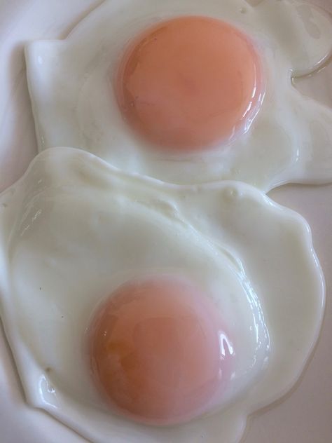 Eggs Sunny Side Up How To Cook, Egg Sunny Side Up, Sunny Side Up Eggs Aesthetic, Sunny Side Up, Steve Core, Sunny Side Up Eggs Recipe, Perfect Sunny Side Up Eggs, How To Fry Eggs, How To Freeze Eggs