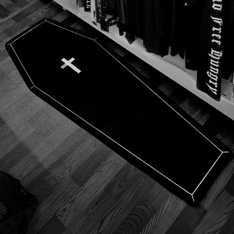 PRICES MAY VARY. ⚰️【Spooky and Festive Design】: This Halloween coffin floor mat in a dark gothic design，The shape of the coffin is very unique and in keeping with the Halloween themed elements. Measures 51x19 inches and weighs 700g. The Halloween Door Mat Carpet is the perfect way to add a spooky touch to your home during the Halloween season. this rug is sure to get you in the Halloween spirit. ⚰️【Non-Slip and Dirt Prevention】: This doormat is designed to be both non-slip and dirt prevention, m Light Academia Room Decor, Artsy Room Decor, Grunge Room Decor, Witch Room Decor, Trippy Room Decor, Room Decor Grunge, Goth Room Decor, Room Decor Dark, Alternative Decor