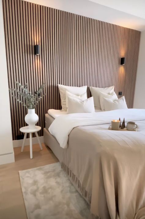 Bedroom With Wood Wall Panels, Bedroom Slate Wall, Bedroom Decor Ideas Panelling, Wallboard Bedroom, Wood Panel In Bedroom, Bedroom Wood Wall Panel, Wooden Slates Feature Wall Bedroom, Akupanel Bedroom, Diy Wall Paneling Ideas Bedrooms