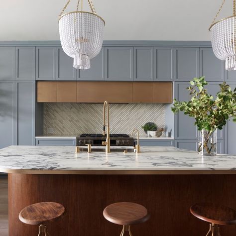 Luminous Beam Calacatta with Gold Marble Mosaic Tile Backsplash White Space Design, Akdo Tile, Cabinet Trends, Spanish Revival Home, San Francisco Design, San Francisco Houses, Cabinet Color, Blue Cabinets, Spanish Revival