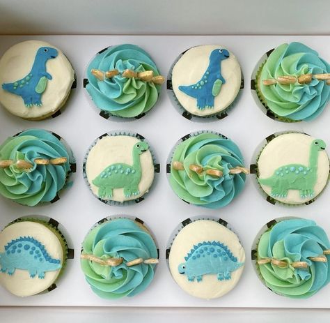 Dino 1st Birthday Cupcakes, 3 Rex Birthday Cupcakes, Cute Dino Cupcakes, Dinosaur Cake With Cupcakes, Dinosaur Cake And Cupcakes, Dinasour Birthday Cupcake Ideas, Dinosaurs Cupcakes Ideas, Cute Dinosaur Cupcakes, Easy Dino Cupcakes