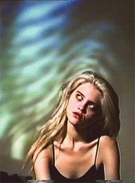 Sky Ferreira Lost In My Bedroom, Sky Ferreira Tumblr, Scad Aesthetic, Sky Ferreira Aesthetic, Sky Ferreira Hair, Tumblr Grunge Aesthetic, Sky Ferreira, Manic Pixie Dream Girl, Alice In Chains