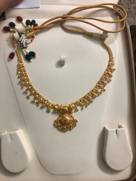 Gold Necklace Set Simple With Price, 10grams Gold Necklace Designs, 10 Grams Gold Necklace Indian, Sankranthi Wishes, Nethi Chutti, Gold Necklace Price, Light Weight Necklace, Modak Recipe, Silver Ear Cuff Earrings