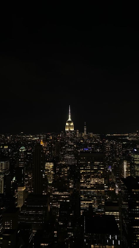 Ney York At Night, Ny Night Aesthetic, Nyc Aesthetic Wallpaper Night, Nyc Night Wallpaper, New York Wallpaper Night, Night Mode Wallpaper, Nyc Skyline Wallpaper, Nyc At Night Aesthetic, New York Night Aesthetic