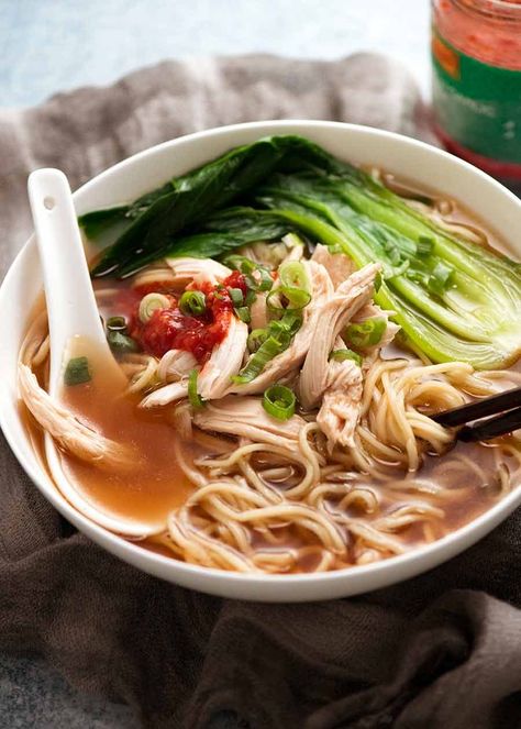 Chinese Noodle Soup Chinese Chicken Noodle Soup, Chicken Rice Noodles, Asian Soup Noodle, Asian Soup Recipes, Chinese Soup Recipes, Cultural Food, Chicken Tikka Masala Recipes, Chinese Cooking Wine, Noodle Soup Recipe