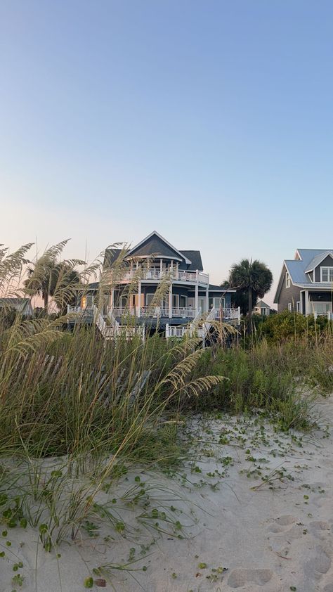 Cape Cod Beach House Interior Design, Beach House England, East Costal Aesthetic, Beach Farmhouse Aesthetic, Beach House Photography, Beach House On The Beach, Beach Life House, Beach Side House Aesthetic, Nice Beach House