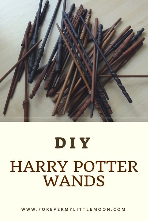 Learn how to make your own Harry Potter wands with this easy step by step tutorial! Wands Diy, Diy Wands, Diy Harry Potter Wands, Wand Diy, Wiccan Wands, Harry Potter Wands, Diy Harry Potter, Green Halloween, Diy Wand