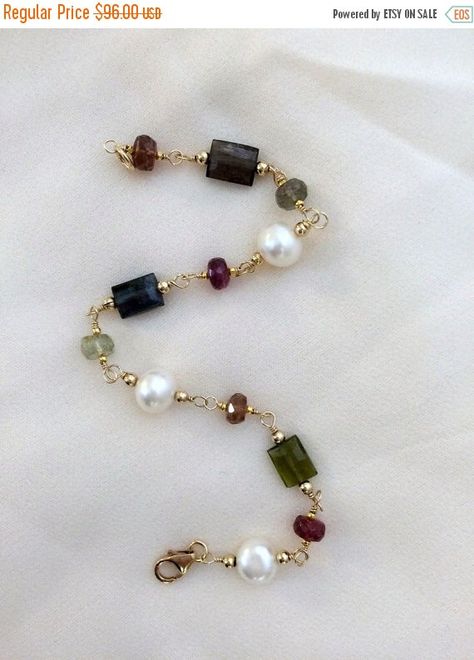 Bead Wire Bracelet, Gemstone Bracelets Ideas, Anklets Diy, Handmade Gemstone Jewelry, Pearl Jewelry Design, Common Thread, Tourmaline Bracelet, Beads Bracelet Design, Handmade Fashion Jewelry