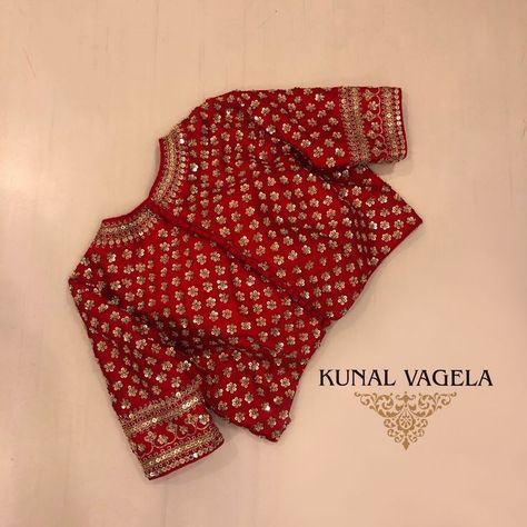 Saree With Dupatta, Work Blouse Designs, Maggam Work Blouse, Blouse Designs Catalogue, Sari Blouse Designs, Indian Saree Blouses Designs, Silk Saree Blouse Designs, Blouse Designs Indian, Maggam Work Blouse Designs