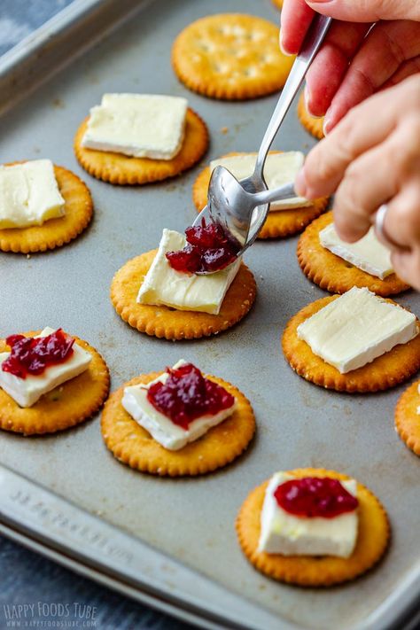 How to make Cranberry Brie Bites Step 1 Quick And Easy Party Food, Simple Baking Recipes, Cranberry Brie Bites, Cranberry Brie, Simple Baking, Brie Bites, Bite Size Appetizers, Party Food Buffet, Catering Ideas Food