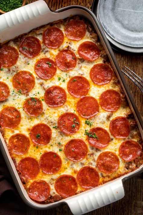 Spaghetti Pizza Casserole, Dinner Recipes Pizza, Beef Pepperoni, Pepperoni Recipes, Spaghetti Pizza, Homestead Recipes, Baked Spaghetti Recipe, Recipes Pizza, Spaghetti Pie