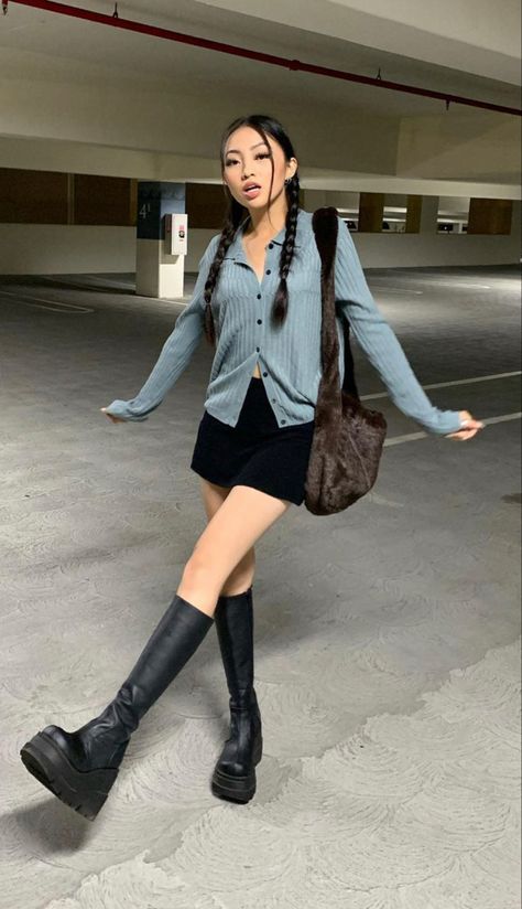 Cute Outfits With Long Boots, Fits With Platform Boots, Black Platform Boots Outfit Casual, Black Platform Boots Outfit Winter, Long Platform Boots Outfit, Cobra Boots Outfit, 155cm Outfit, 150 Cm Girl, 150 Cm Girl Outfit