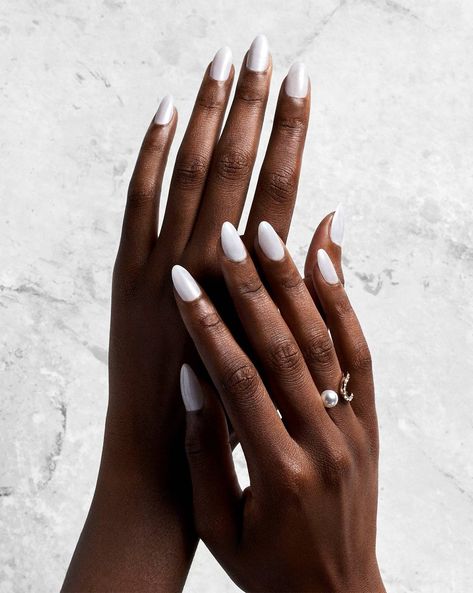 These 9 Nail Colour Trends Will Be the Most Popular in 2022 | Who What Wear UK Popular Nail Colors, Pretty Nail Colors, Celebrity Nails, Nail Color Trends, Colors For Dark Skin, White Nail Polish, Popular Nails, Dry Nails, Get Nails