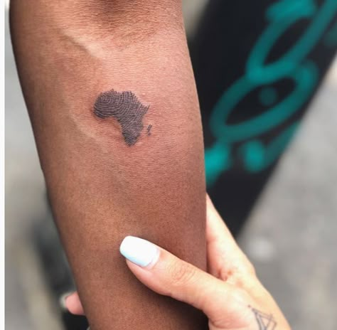 Fingerprint Tattoos, Maching Tattoos, Africa Tattoos, Minimal Tattoo Design, Polynesian Tattoo Designs, Tattoo Inspiration Men, Tasteful Tattoos, Tattoos For Black Skin, Leg Tattoo Men