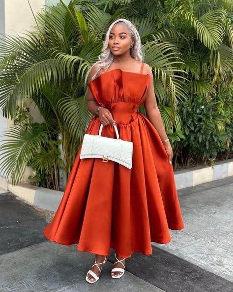 Got A Wedding Invite? Here's How You Slay With Ease! Classy Short Dresses, Modest Dresses Fashion, Ellegant Dresses, Flare Dresses, African Fashion Skirts, Fashion Skirts, Weeding Dress, Elegant Dresses Classy, African Traditional Dresses