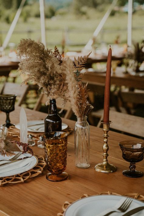 Thrifted Floral Vintage Plates, Boho Rattan Chargers, and elegant glassware brought this boho wedding tablescape together! #weddingtablescape #tablescape #weddingvenue #mountainweddingvenue #vintagewedding #diywedding #diyweddingideas #thriftingideas #weddingplanning #bohowedding #bohoweddingideas #springweddingideas #weddingcenterpieces #centerpieces #bridetobe #summerweddinginspo #summerweddingideas #summerwedding #weddingideas #weddinginspo #mountainwedding Thrifted Plates Wedding, Thrifted Wedding Centerpieces, Diy Western Wedding, Thrifted Wedding Decor, Boho Wedding Tablescape, Wedding Table Centerpieces Rustic, Boho Vintage Wedding, Fall Wedding Tablescapes, Idaho Summer