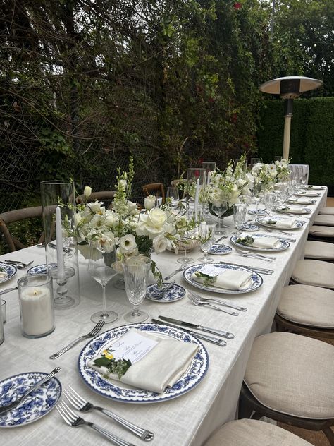 East Coast Backyard Wedding, Italian Wedding Place Settings, Backyard Dinner Party Wedding, Coastal Grandma Table Setting, Elegant Coastal Tablescapes, Nantucket Style Wedding, Coastal Cottage Wedding, East Coast Summer Wedding, Coastal European Wedding