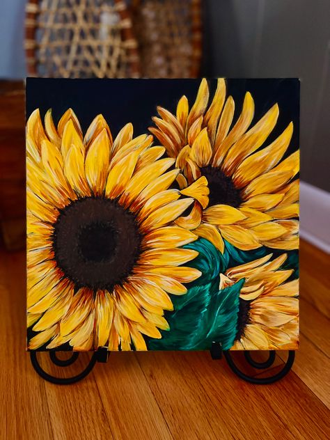 Sunflower Painting Oil Paint, Sunflowers Acrylic Painting, Sunflower Painting Acrylic, Composition Painting, Sunflower Drawing, Flower Line Drawings, Pen Art Drawings, Zen Doodle Art, Cute Canvas Paintings