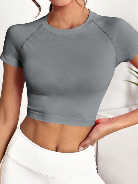 Gym Tops Women, Gym Crop Top, Athletic Tops, Sports Crop Tops, Couture Mode, Gym Tops, Women Sports, Sport T-shirts, Sports Tees