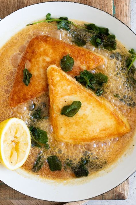 Saganaki on a Sunday ☀️ 🧀: Aphrodite Kefalotyri Saganaki in honey and oregano. Recipe up on the website now! Saganaki Cheese Recipe, Saganaki Recipe, Cheese With Honey, Oregano Recipes, Colorado Food, Greek Dinners, Easy Cheese Recipes, Midnight Snack, Greek Cooking