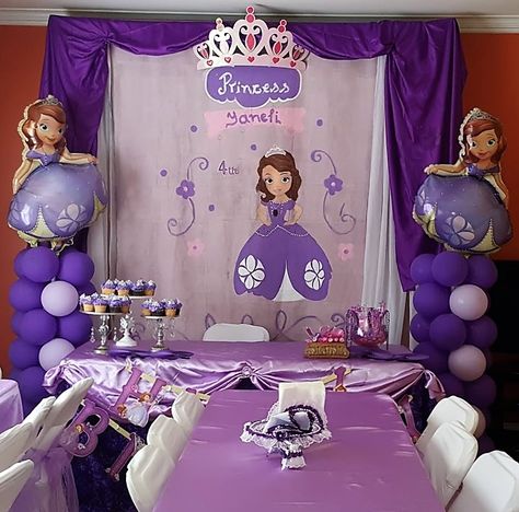 Sofia the First backdrop hand painted Sofia The First Backdrop, Stem Kindergarten, Mickey Rey, Princess Sofia Birthday, Princess Sofia Party, Kindergarten Stem, Pink And Gold Birthday Party, Sofia Party, Clay Fairy House