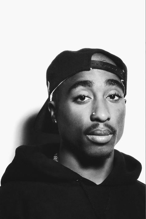 Tupac Tattoo, Tupac Photos, Tupac Wallpaper, Tupac Pictures, Vintage Black Glamour, Tupac Shakur, Hip Hop Rap, Thug Life, Tupac