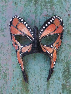 Best Halloween Masks, Mask Design Drawing, Halloween Mask Ideas, Paper Mask Making, Butterfly Masquerade Mask, Cool Halloween Masks, Fairy Mask, Scary Masks, Mask Butterfly