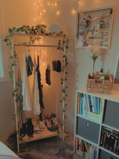 Clothing Rack Bedroom, Shelf Decor Bedroom, Beige Room, Cleaning My Room, Dress Hanger, Cute Bedroom Ideas, Room Deco, Room Goals, Minimalist Room