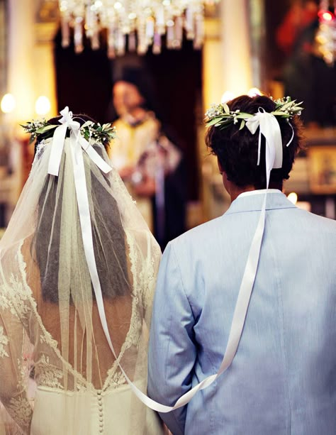 Wedding in Mitzela, Greece :  At the altar in stefana, linked crowns that are a staple of Greek Orthodox weddings. Greek Wedding Traditions, First Kiss Wedding, Greek Crown, Greek Tradition, Orthodox Wedding, Wedding Hair Wreath, Best Wedding Hairstyles, Hair Wreath, Greek Wedding