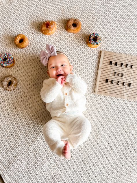 Two Month Picture Ideas, 5 Month Milestone Pictures, May Baby Monthly Picture, Half Dozen Donut Photoshoot, First Year Monthly Picture Ideas, 6 Month Old Milestones Photo Ideas, Simple 6 Month Photoshoot, Donut Half Birthday Pictures, Donut Milestone Pictures