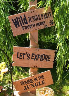 Jungle Party Decorations on Pinterest | Jungle Party, Jungle Party ... Jungle Book Party, Jungle Invitations, Safari Invitations, Jungle Thema, Jungle Decorations, Jungle Theme Parties, Wild Jungle, Jungle Theme Birthday, Jungle Birthday Party