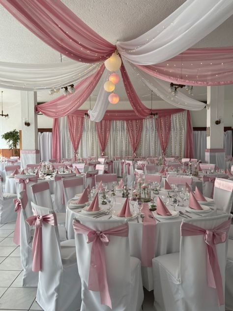 Purple Pink Quinceanera Theme, Rose Pink Quinceanera Theme, Princess Themed Sweet 16 Ideas, Light Pink 15 Decorations, Pink Quinceanera Ideas Decoration, Light Pink Decorations For Quince, Quincenera Tables Set Up, Pink Quince Accessories, November Quinceanera Themes