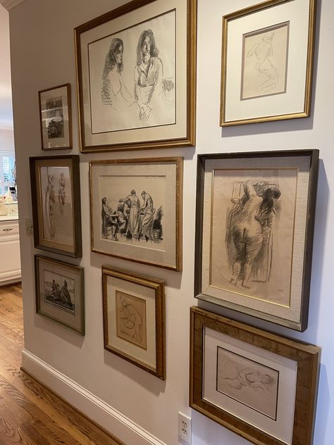 Monochromatic Gallery Wall, Gallery Wall Mix Family Photos And Art, Nancy Meyers Gallery Wall, Small Gallery Wall Ideas, Art In Hallway, Empty Wall Ideas Bedroom, Vintage Photo Wall, Home Art Gallery, Game Room Ideas