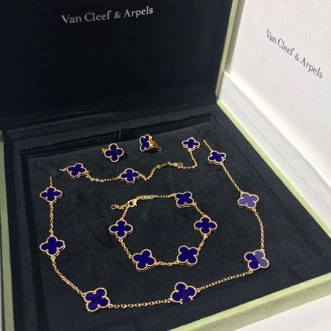 ✨ on Twitter: "Van Cleef & Arpels… " Uae Fashion, Van Cleef And Arpels Jewelry, Expensive Jewelry Luxury, Van Cleef And Arpels, Luxe Jewelry, Dope Jewelry, Classy Jewelry, Expensive Jewelry, Jewelry Lookbook