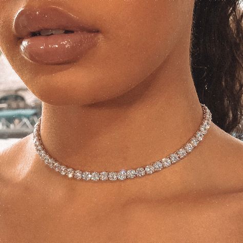 Prom Accessories Jewelry Silver, Prom Jewellery Ideas, Gold Sparkly Jewelry, Prom Silver Accessories, Cute Prom Jewelry, Silver Jewellery For Prom, Sparkly Silver Necklace, Girly Accessories Necklaces, Silver Sparkly Jewelry