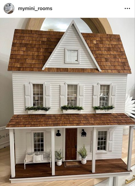 Diy Vintage Dollhouse, Dollhouse Building, Doll House Colors Schemes, Old Doll House Makeover, Doll House Colors, Wood Doll House Diy, Dolls House Exterior Ideas, Doll House Exterior Colors, Doll House Painting Ideas