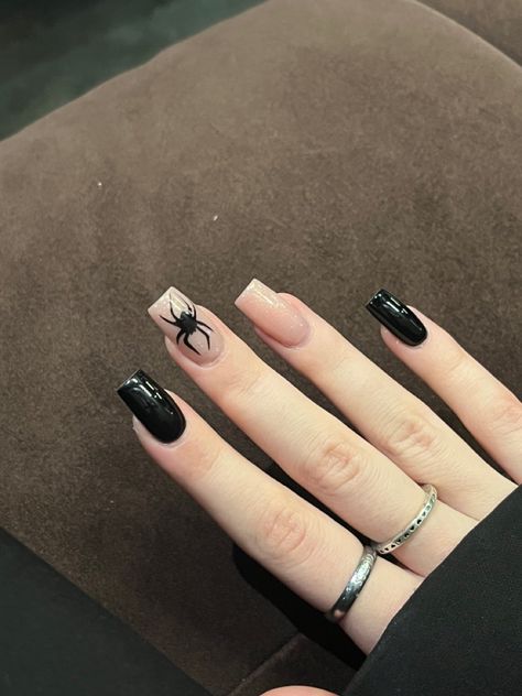 Goth Simple Nails, Grunge Nails Coffin, Black Acrylics With Design, Goth Square Nails, Square Goth Nails, Black Nails Grunge, Simple Goth Nails, Simple Grunge Nails, Goth Short Nails